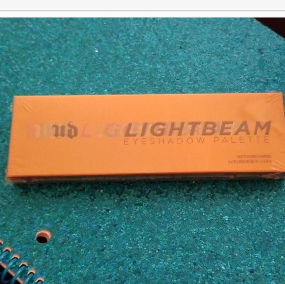 Urban Decay Other - Urban Decay Lightbeam Eyeshadow Palette